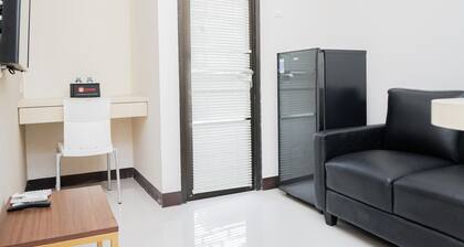 Cozy Room 2BR at 19 Avenue Apartment