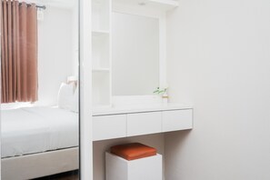 2 bedrooms, free WiFi, bed sheets - Gorgeous 2BR at Bassura City Apartment (Jakarta)