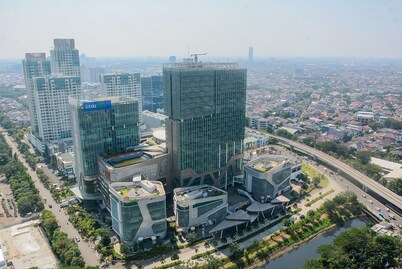 Comfort with City View Studio Tifolia Apartment