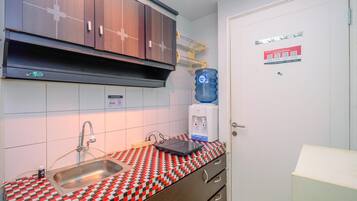 Kamar | Dapur pribadi | Lemari es, kompor, dan peralatan masak/sendok-piring