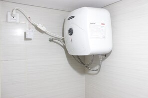 Bathroom - Gorgeous Studio Gateway Pasteur Apartment with Mountain View (Cimahi)