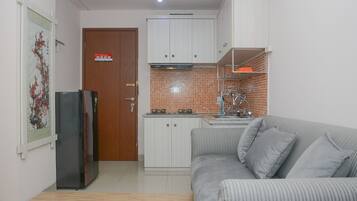 Room | 1 bedroom, iron/ironing board, free WiFi, bed sheets