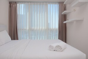 Iron/ironing board, free WiFi, bed sheets