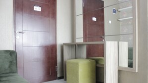 Unclassified image, 2 of 19, button - Cozy and Modern 1BR Apartment at Gateway Pasteur (Cimahi)