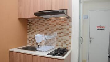 Kamar | Dapur pribadi | Lemari es, kompor, dan peralatan masak/sendok-piring