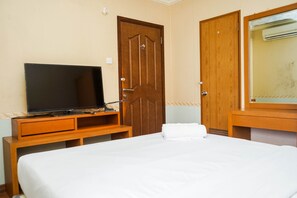 Room | 2 bedrooms, free WiFi, bed sheets - Fully Furnished 2BR Apartment at Great Western Resort (Tangerang)