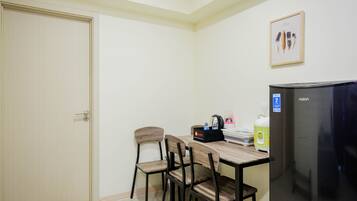 Room | 2 bedrooms, WiFi (free), bed sheets