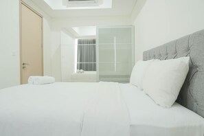 1 bedroom, free WiFi, bed sheets - Comfort and Simply 1BR at Sedayu City Suites Apartment (Jakarta)