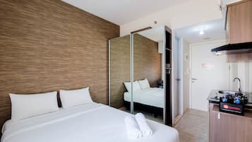 Free WiFi, bed sheets