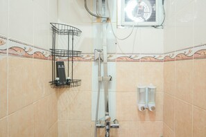 Room | Bathroom | Shower, free toiletries, towels - Comfy and Strategic 2BR at Menteng Square Apartment (Jakarta)