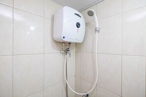 Rom | Bad | Dusj, toalettartikler (inkludert) og håndklær