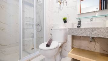 Room | Bathroom | Shower, free toiletries, towels