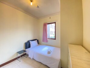 Room | 2 bedrooms, free WiFi, bed sheets - Simply 2BR at Majesty Apartment (Bandung)