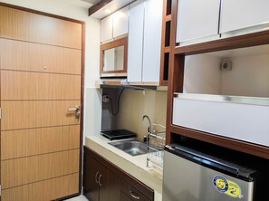 Free WiFi, bed sheets - Homey and Comfy Studio at Vida View Makasar Apartment (Makassar)