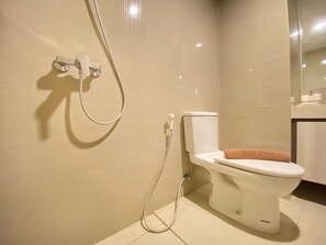 Bathroom - Luxurious Studio Room at Galeri Ciumbuleuit 3 near UNPAR (Bandung)
