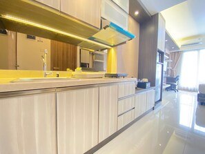 Free WiFi, bed sheets - Luxurious Studio Room at Galeri Ciumbuleuit 3 near UNPAR (Bandung)