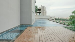 Hồ bơi ngoài trời 