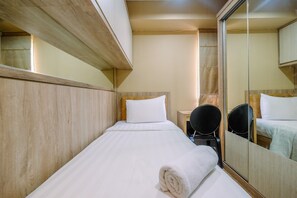 2 bedrooms, free WiFi, bed sheets - Modern 2BR at Bassura City Apartment (Jakarta)