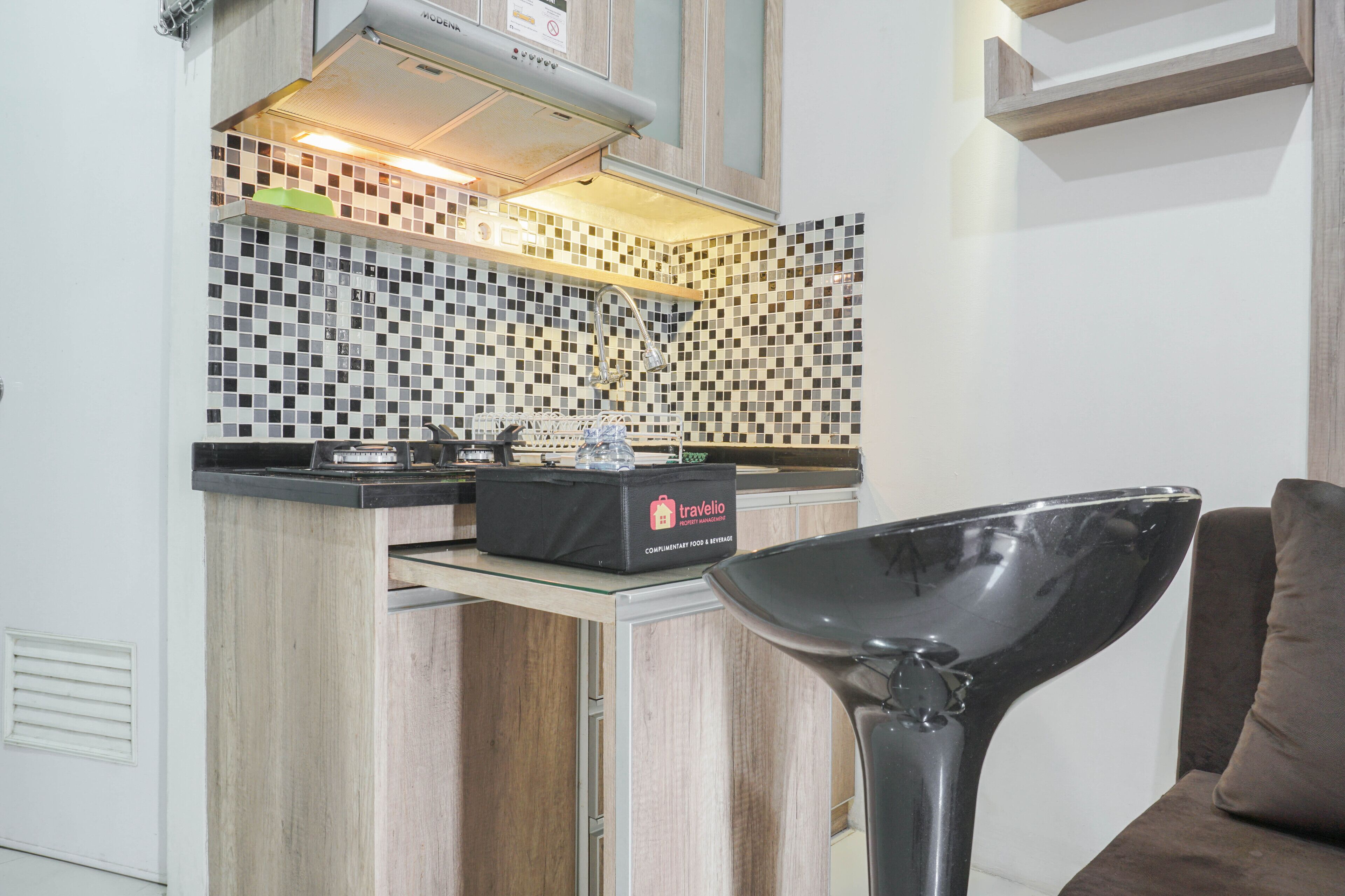 Quarto | Cozinha privada | Geladeira, cooktop, talheres/pratos/utensílios de cozinha
