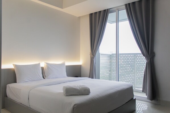 Room | Free WiFi, bed sheets - Scenic Studio at West Vista Apartment Puri (Jakarta)