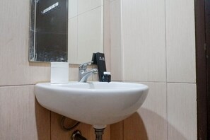 客房 | 浴室 | 淋浴設備、免費盥洗用品、毛巾