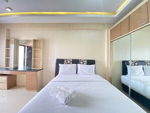 3 bedrooms, free WiFi, bed sheets - Simply 3BR Apartment at Gateway Ahmad Yani Cicadas (Bandung)