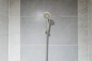 Room | Bathroom | Shower, free toiletries, towels
