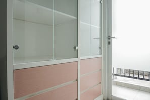 2 عدّة غرف نوم وواي فاي مجانًا وملاءات أسرّة