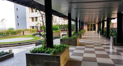 Comfortable 1BR at Nifarro Park Apartment