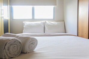 2 bedrooms, free WiFi, bed sheets - Comfy and Best View 2BR at Serpong Greenview Apartment (South Tangerang)