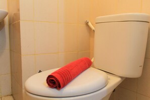 Bathroom - Comfy and Best View 2BR at Serpong Greenview Apartment (South Tangerang)