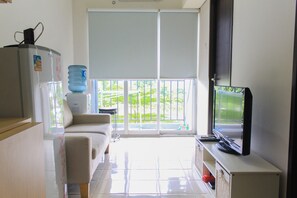 2 bedrooms, free WiFi, bed sheets - Comfy and Best View 2BR at Serpong Greenview Apartment (South Tangerang)