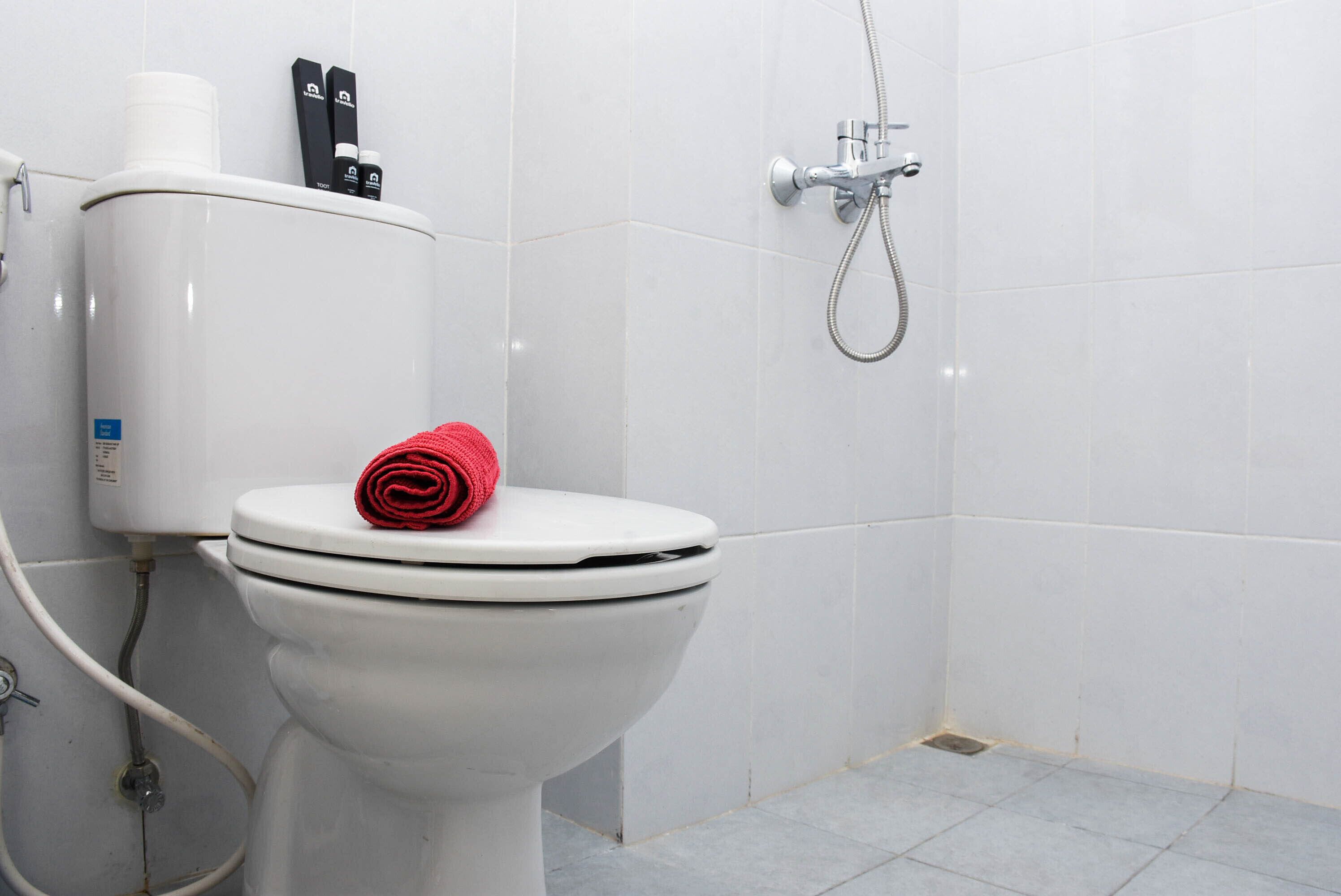 Rom | Bad | Dusj, toalettartikler (inkludert) og håndklær