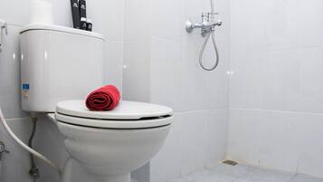 Rom | Bad | Dusj, toalettartikler (inkludert) og håndklær