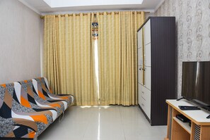 Room | Free WiFi, bed sheets - Comfy Studio at Grand Kartini Apartment (Jakarta)