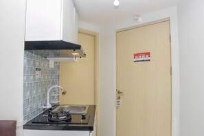 Quarto | Cozinha privada | Geladeira, cooktop, talheres/pratos/utensílios de cozinha