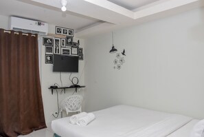 Exterior - Cozy and Comfy Studio at Amethyst Apartment (Jakarta)