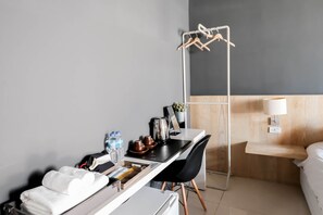 Quarto casal standard | Quartos à prova de som, Wi-Fi de cortesia