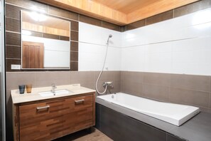 Bathroom - Huzi Room (Tainan)