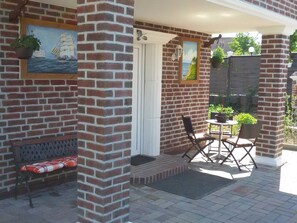 Unclassified image, 2 of 22, button