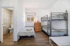 3 quartos, ferros/tábuas de passar roupa, Wi-Fi de cortesia