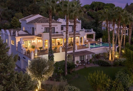Exterior. Luxury Villa Sildavia with Pool, Garden, Terrace, Balcony, A/C & Wi-Fi