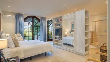 6 bedrooms, iron/ironing board, free WiFi, bed sheets