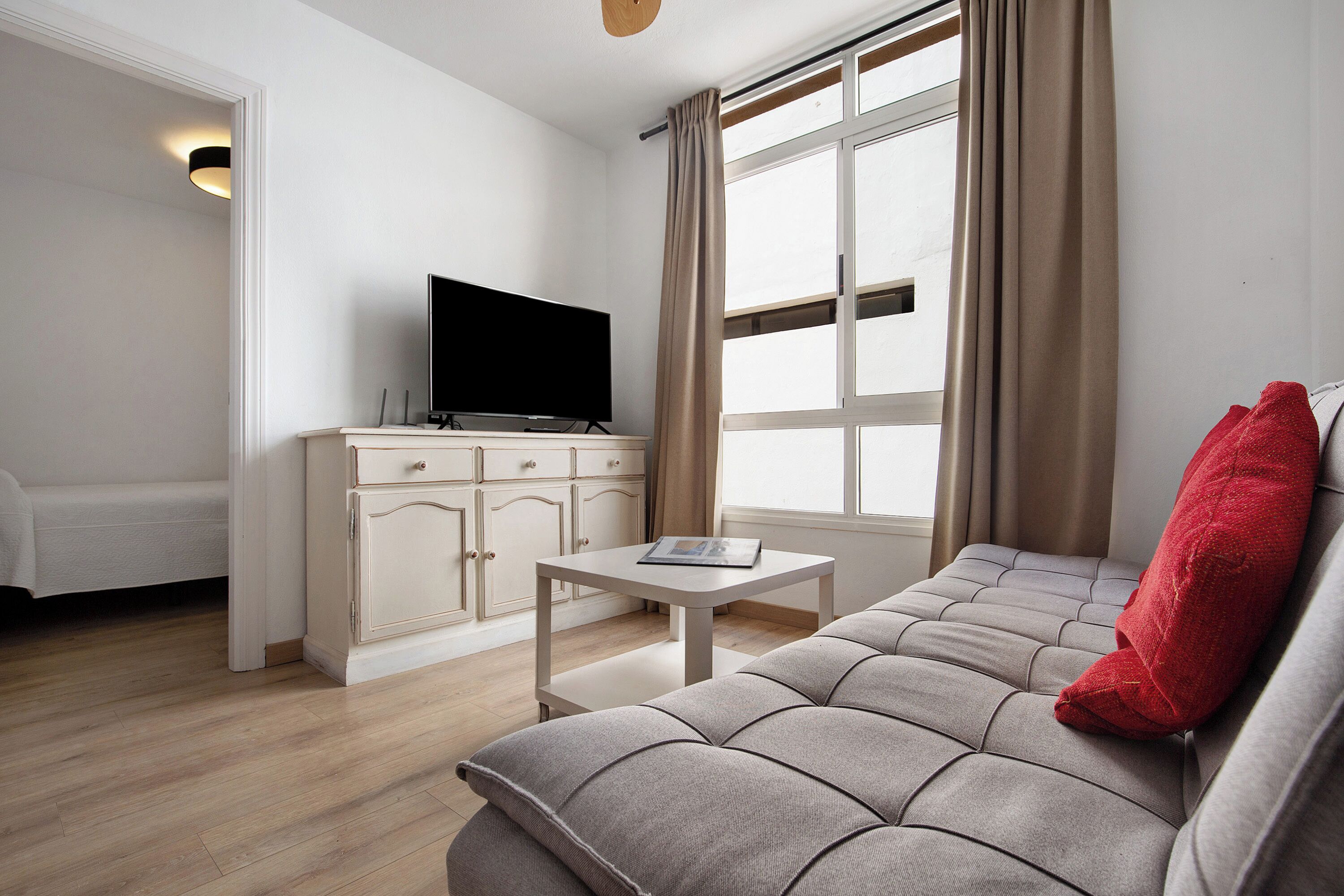 2 slaapkamers, een strijkplank/strijkijzer, gratis wifi, beddengoed