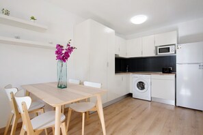 Dining - Vacation Apartment "Playa Morro Jable 2b" near the Beach with Wi-Fi (Morro Jable)