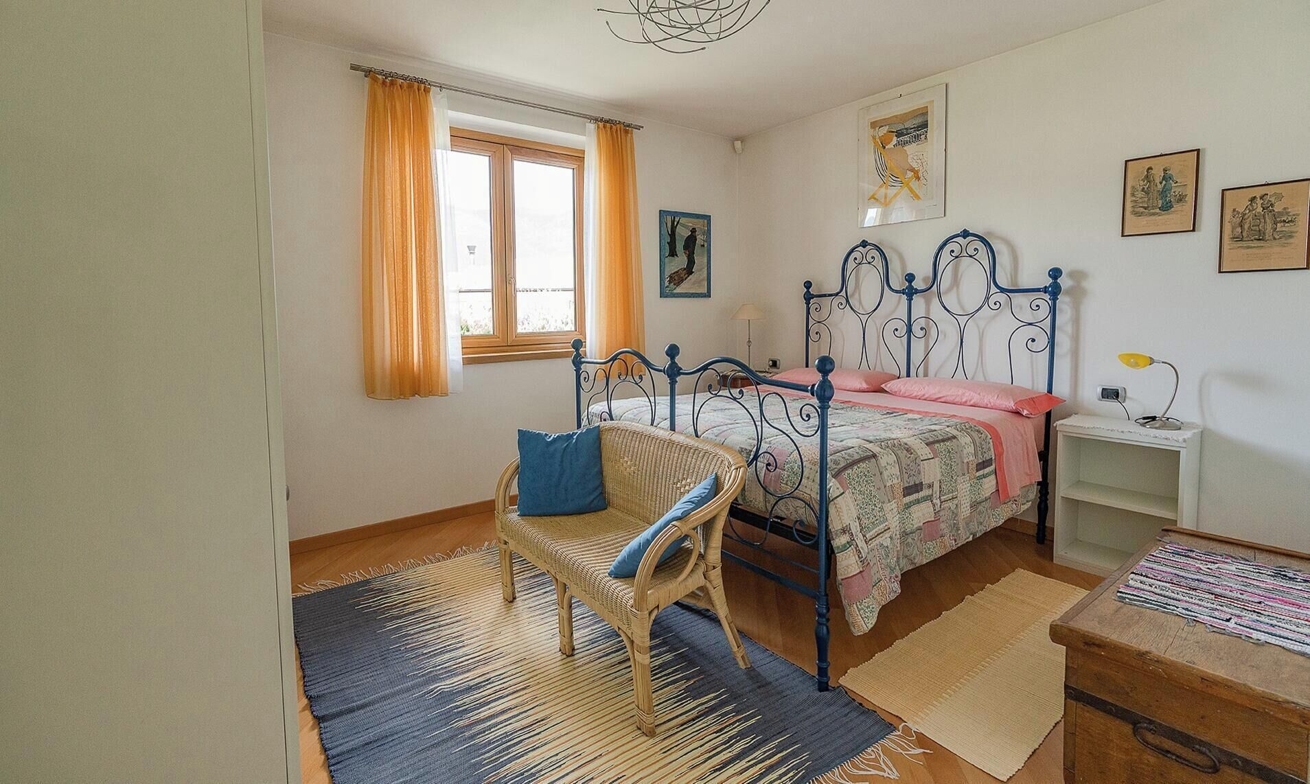 4 bedrooms, iron/ironing board, free WiFi, bed sheets