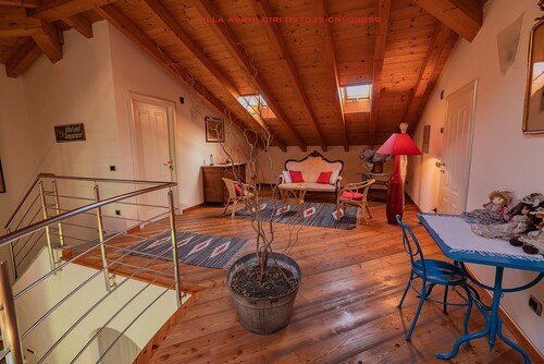 Villa Archi mit Seeblick, Garten, Terrasse, Balkon und WLAN