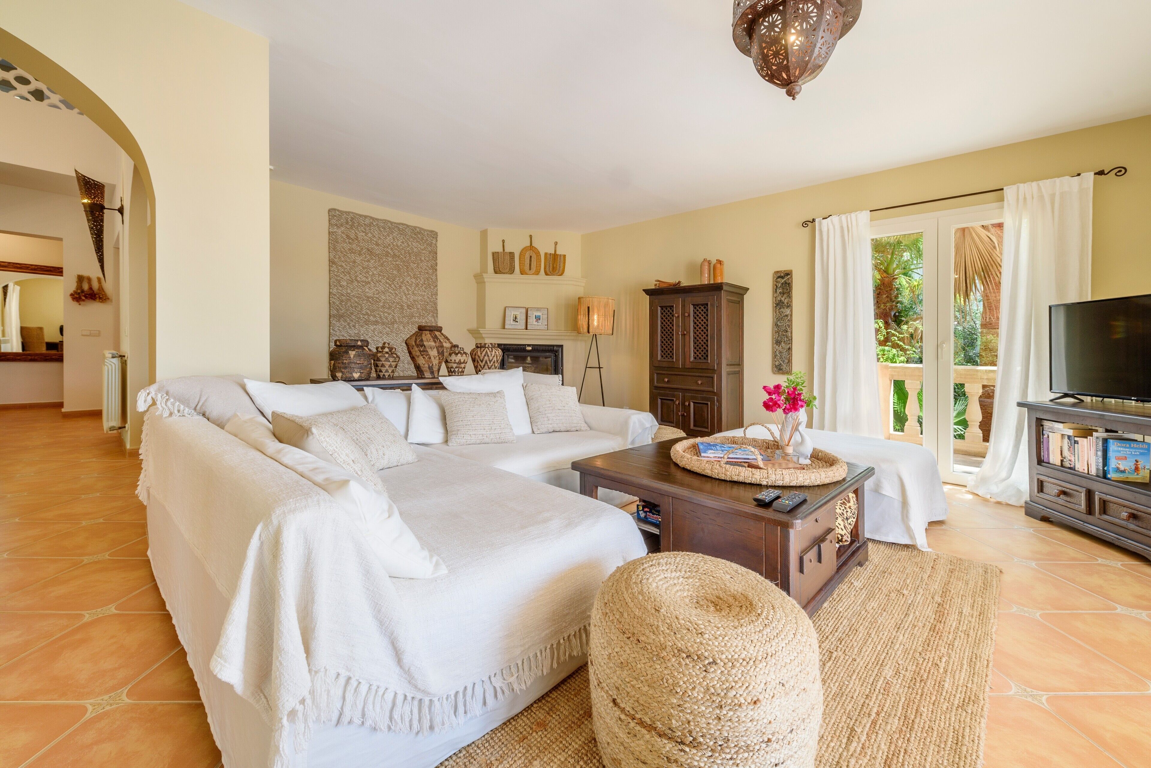 Televisión, chimenea