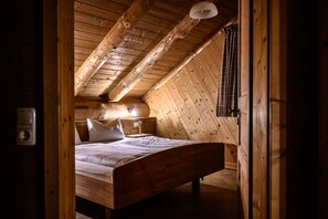 4 Schlafzimmer, Reisekinderbett, Bettwäsche, Rollstuhlgeeignet