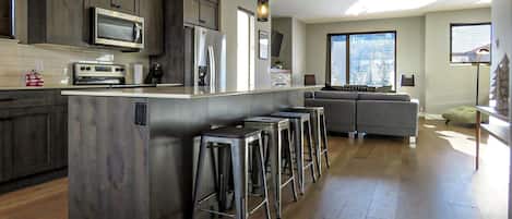 Townhouse, 3 kamar tidur | Dapur pribadi | Lemari es, mesin pencuci piring, dan pemanggang roti